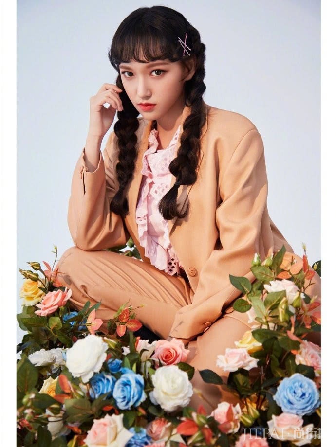 宇宙少女程潇6套造型自由切换,轻松演绎元气范儿