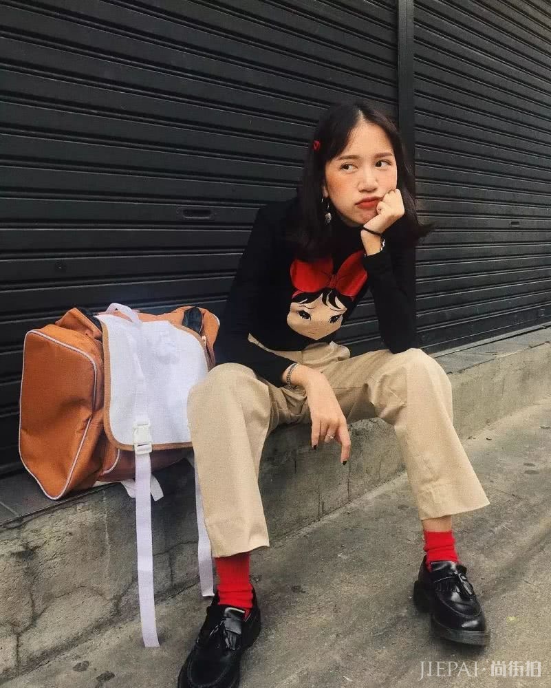 这个夏天给世界一点颜色？快来学这些色彩穿搭法则吧