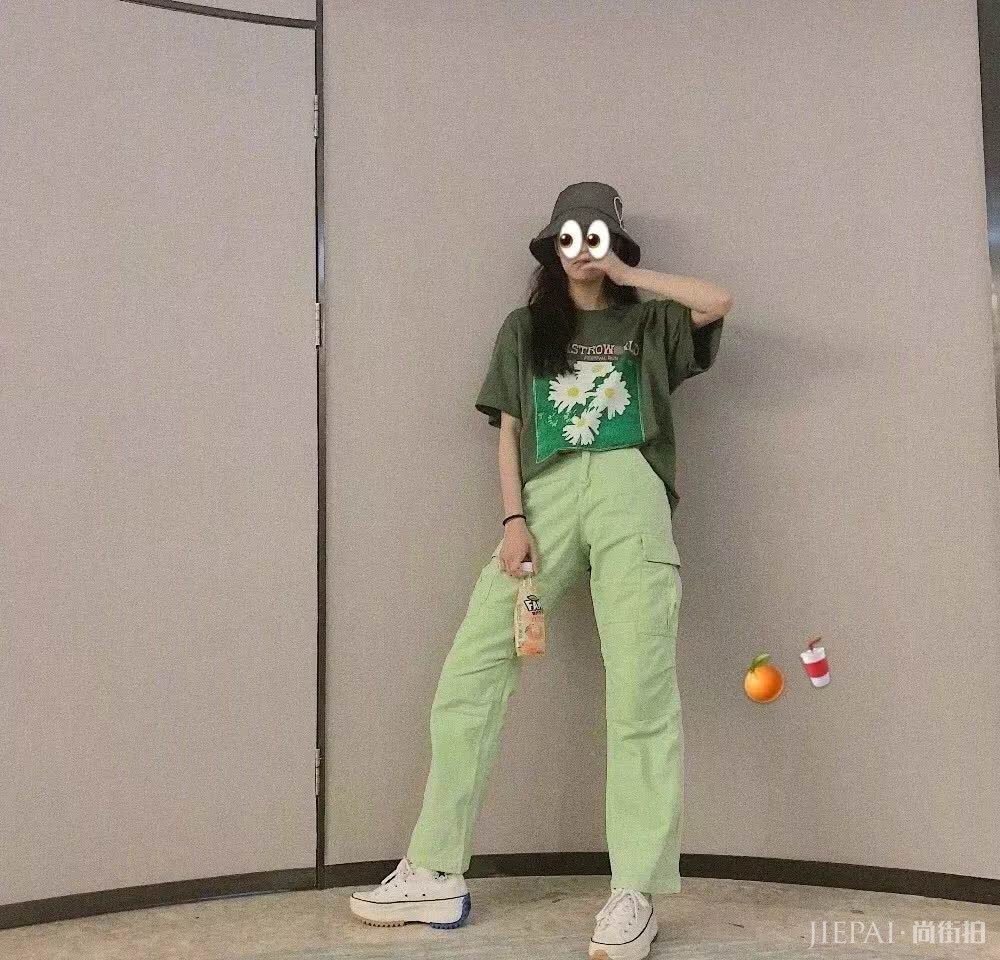 只会学泫雅穿搭?看宋妍霏穿衣打扮经了解一下