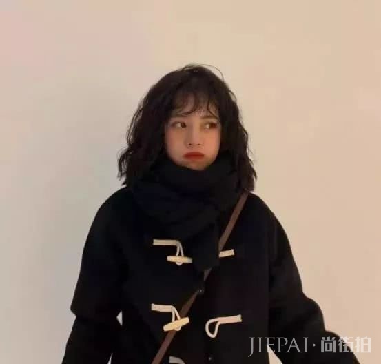 女神必备6款发型，梨木色超高级，层次感瘦脸，你心动那款？