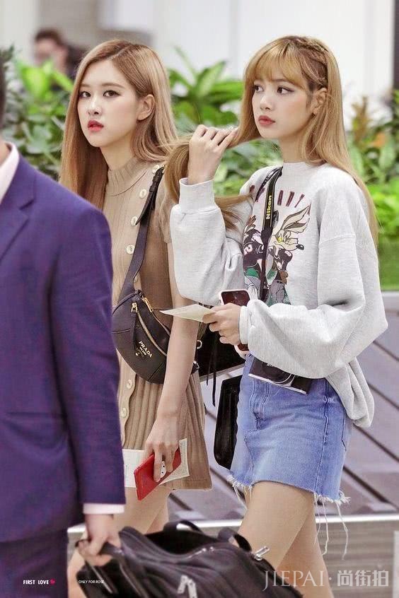 人间“芭比”Lisa太百变,看看她的私服秘籍