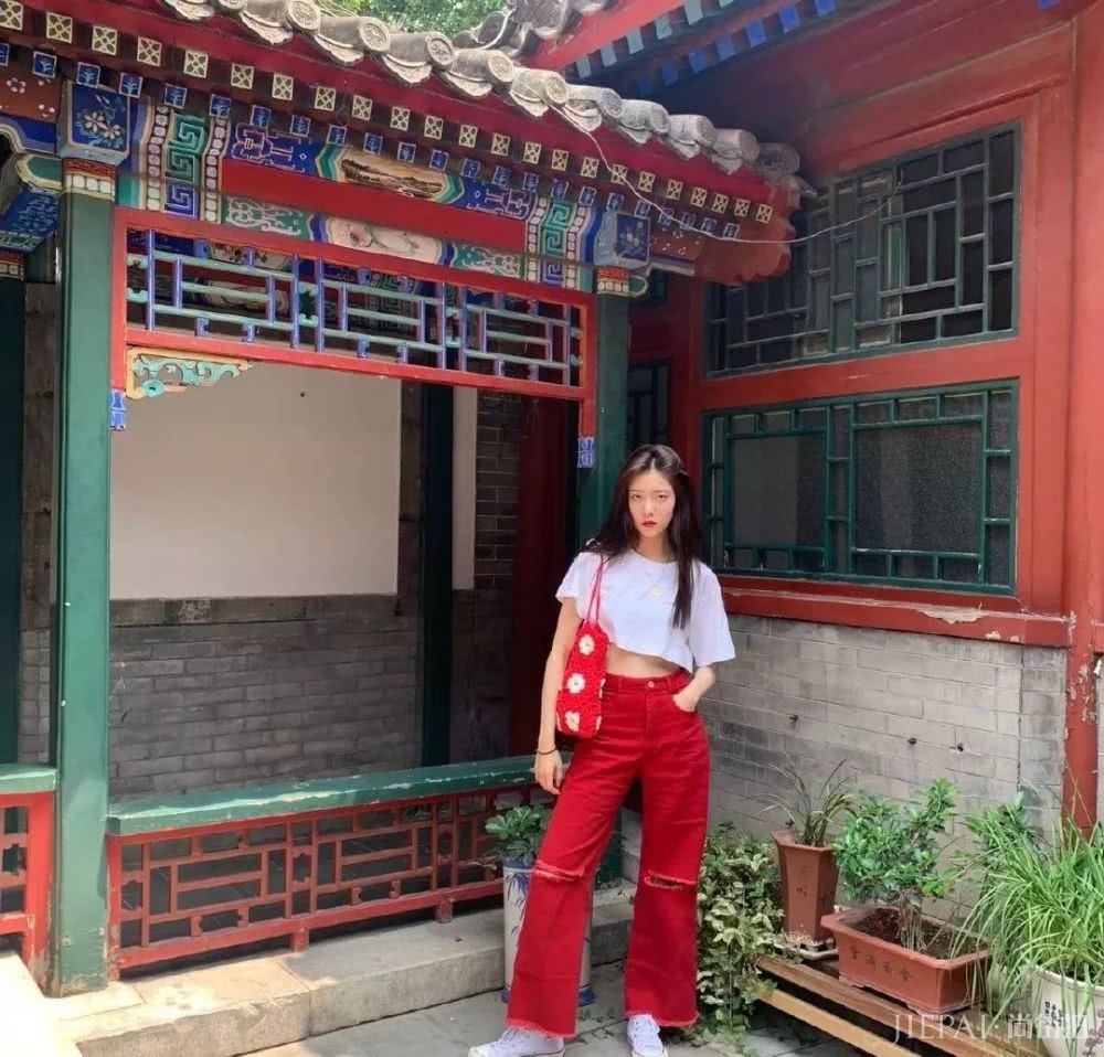 只会学泫雅穿搭?看宋妍霏穿衣打扮经了解一下