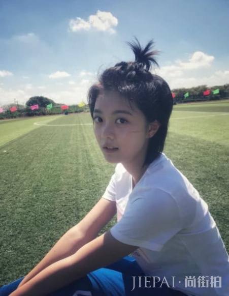 一改往日清纯,化身成熟“御姐”,粉丝:角色变化拿捏得不错!