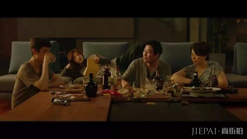 豆瓣9分，《寄生虫》的故事那么扯，为什么还能拿戛纳金棕榈？