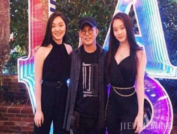 李连杰四位女儿亭亭玉立,简直就是中国版的“国民岳父史泰龙”