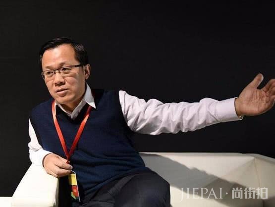 卓伟徒弟晒邓超照片曝大佬人设要崩！网友猜测是：黄晓明？