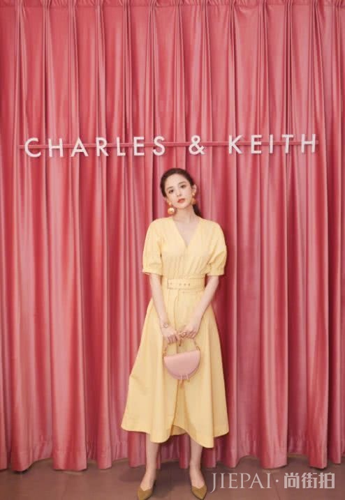 娜扎不仅神颜还有高级感,怎么穿都是名媛气质