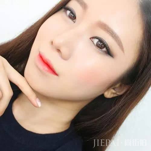 不同场合,你需要会化这两款冷色系惊艳美妆