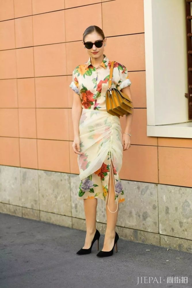 夏天穿什么?搭配一条衬衫裙让你从来不无聊