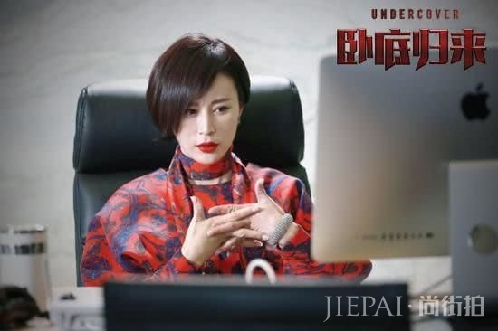 结婚时没房没车还没床,如今低调恩爱24年,12岁女儿很漂亮