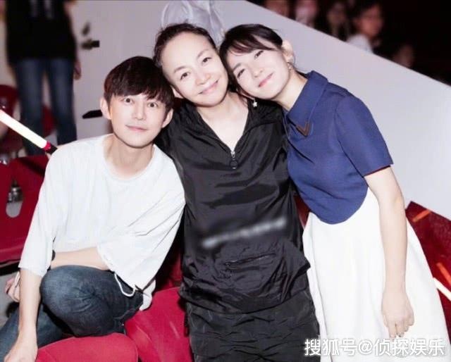 谢娜张碧晨在线辟谣，意外曝光李晨近况，脸庞消瘦被指老了10岁