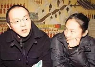 活久见！李亚鹏与窦唯前妻高源竟是好朋友，照片曝光相处融洽