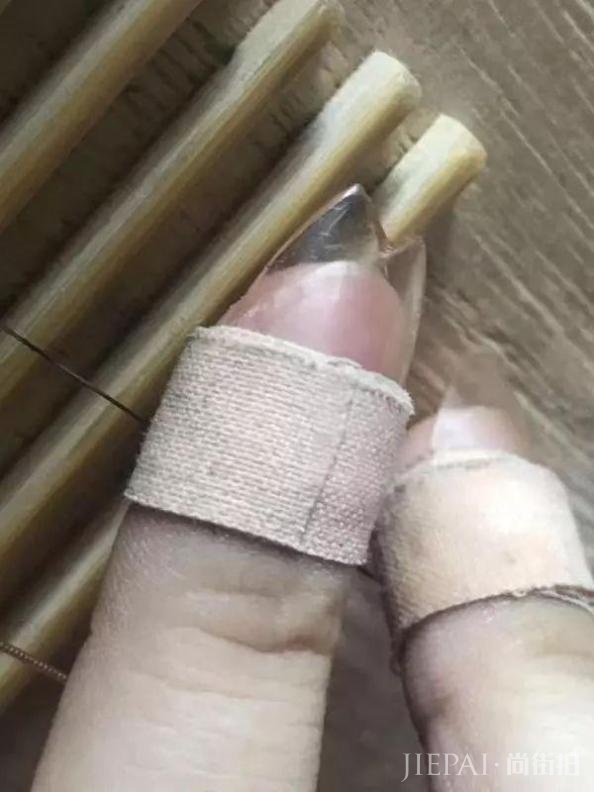 出生一个月双眼全盲,13岁弹琵琶冲进决赛,她从未放弃