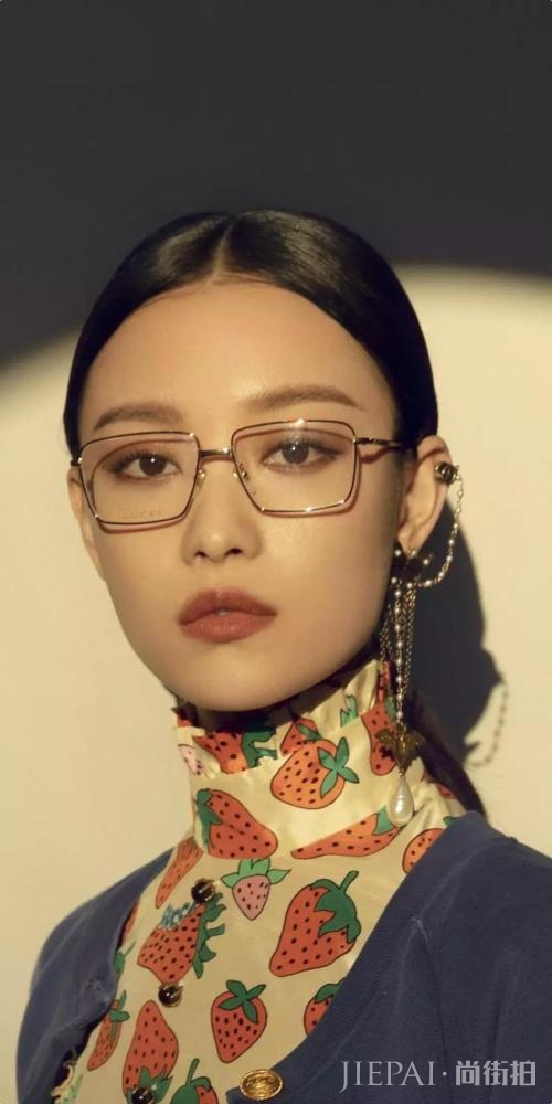 近视眼注定与好看无缘?大火的镜框倪妮都喜欢戴,变身时尚达人