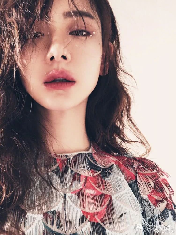 到底是什么神仙眼影盘,能让戚薇用到铁皮