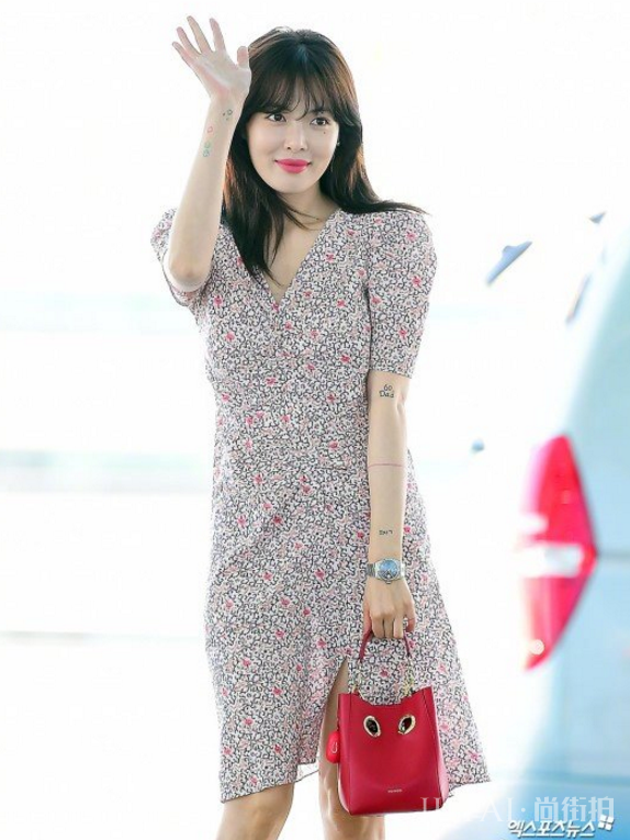 金泫雅机场街拍颜值重回巅峰,涂口红美到认不出