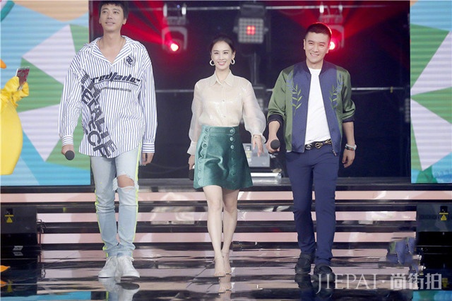 黄圣依豪门生活太幸福!晒两个儿子合照,神仙气质不减当年