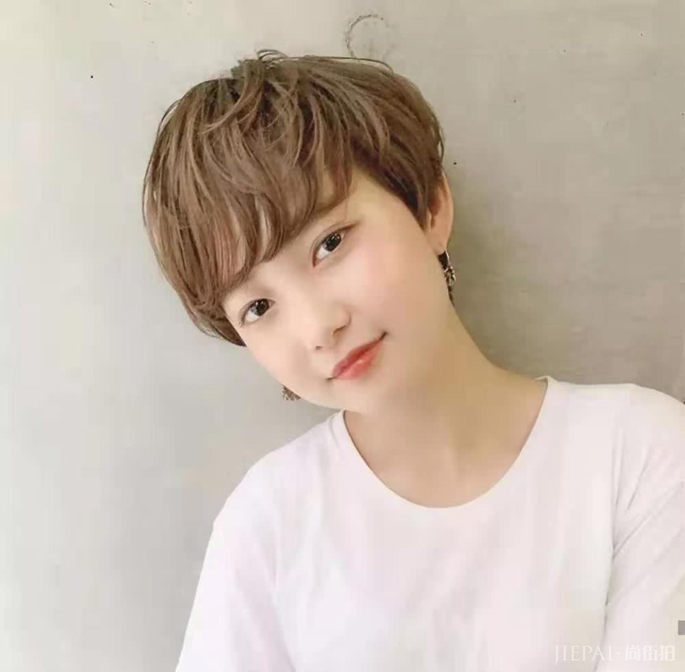 9款适合圆脸女生短发LOOK，甜美可爱又成熟优雅，减龄更时尚