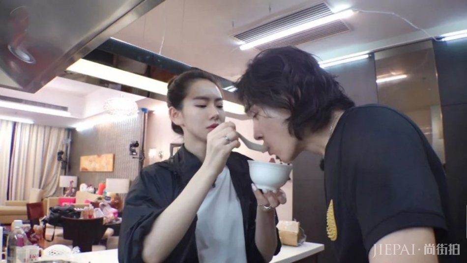 杜若溪开店一天亏两万？向太现场传授生意经，难怪她能成功