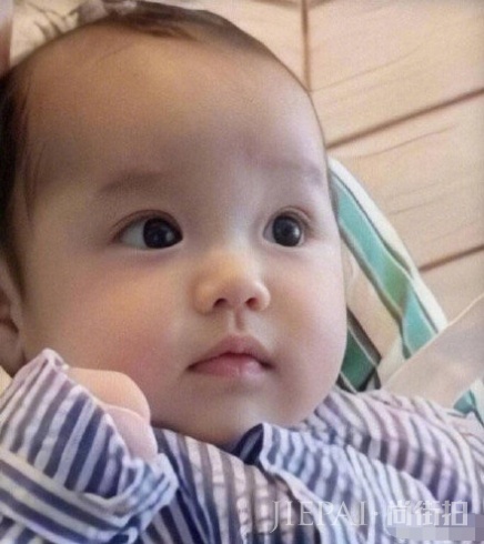 郑嘉颖陈凯琳结婚一周年晒儿子萌照,6个月小承悦颜值颇高像爸爸