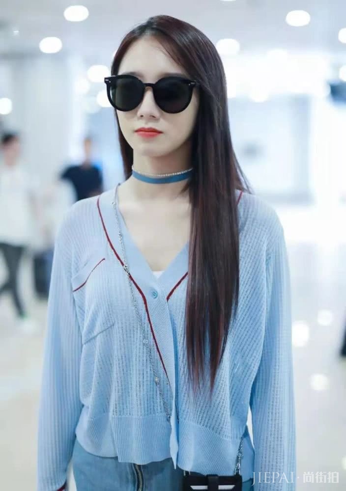 跟孟美岐这穿搭法,混搭时尚又显高级,少女魅力无比