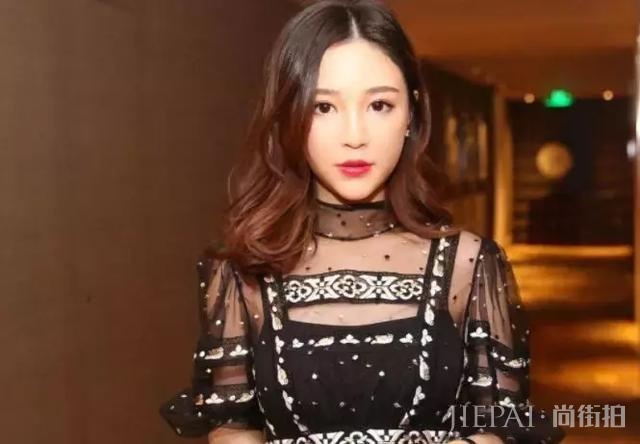 舆论焦点王思聪，靓丽张扬王文也，但论低调他们都不如马云女儿