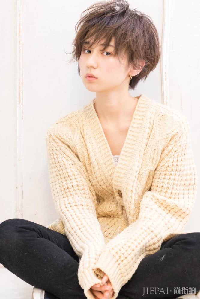 9款适合圆脸女生短发LOOK，甜美可爱又成熟优雅，减龄更时尚