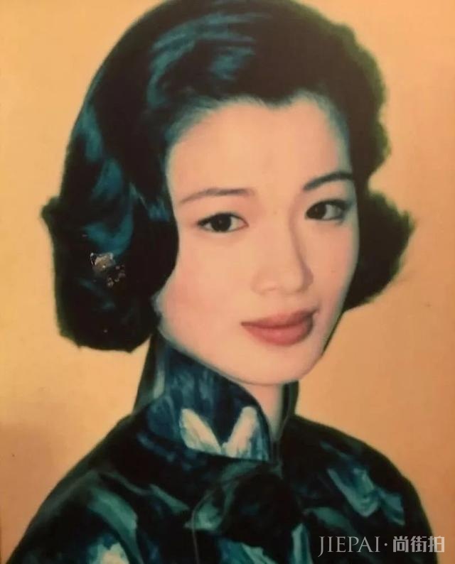 曾受刘德华力捧,演艺事业高开低走,今三胎现身42岁的她风韵如初