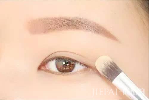 不同场合,你需要会化这两款冷色系惊艳美妆