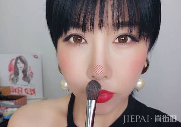 立体小脸是这样画出来的，高光粉的化妆步骤
