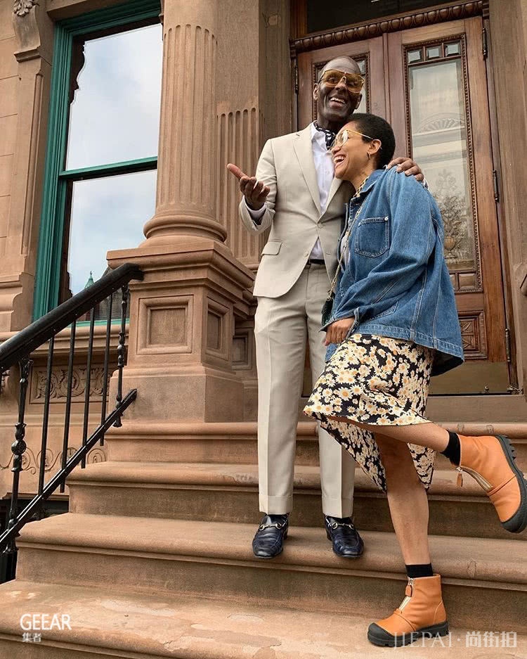 用裙子搭配这双鞋?这个奇怪组合意外地在Ins流行起来