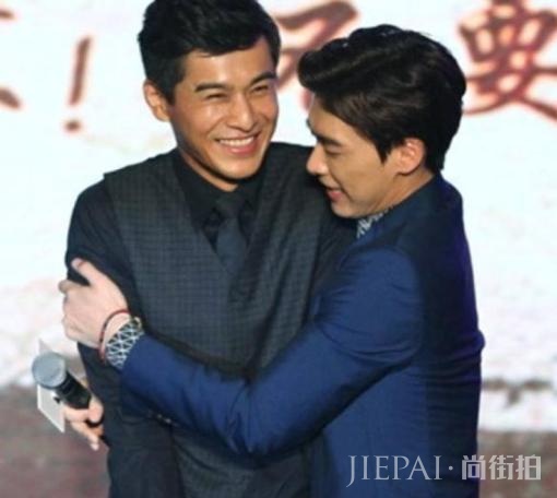 打邓伦屁股，李易峰“撩汉”技能升级？陈伟霆、岳云鹏都没逃过！