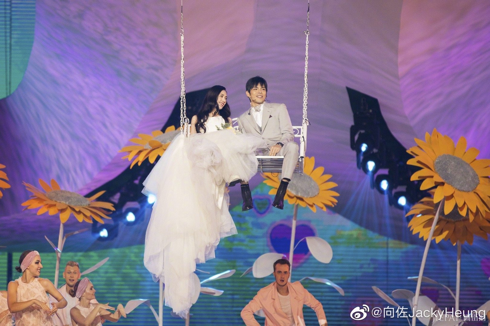 35岁向佐肾堪比70岁老头？向太道出真相：希望跟郭碧婷尽快要小孩