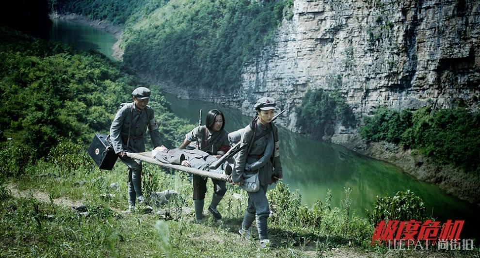 八一厂《极度危机》明日公映，团队摄影师也真正上过战场