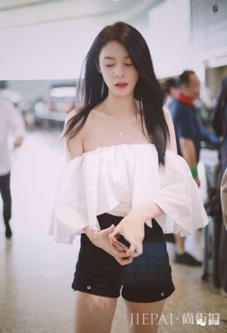 女明星的机场look,我羡慕的不是衣服是身材