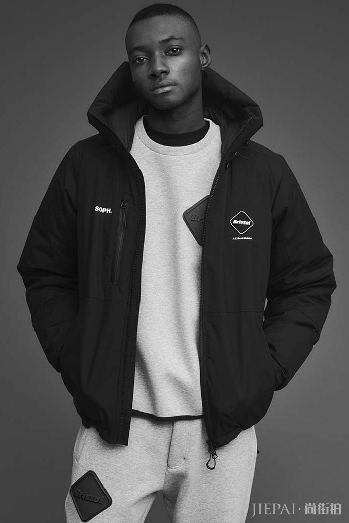 还是搞足球！但是这次 F.C. Real Bristol 街头化了！