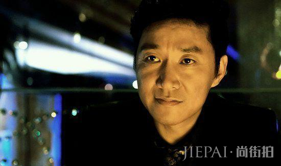 三人同演黑帮老大,一个身家20亿,一个是综艺大咖,一个却成路人