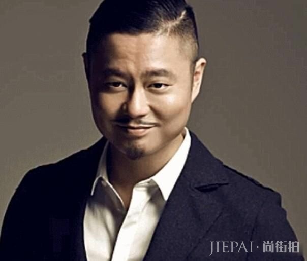 都说《西虹市首富》的庄强又丑又胖?近照曝光后,网友:高攀不起