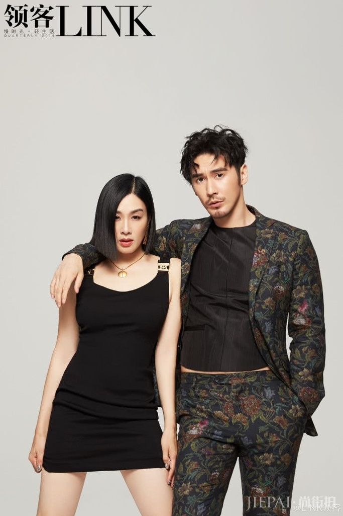 张伦硕夫妇七夕大片画面甜齁，钟丽缇好身材抢镜