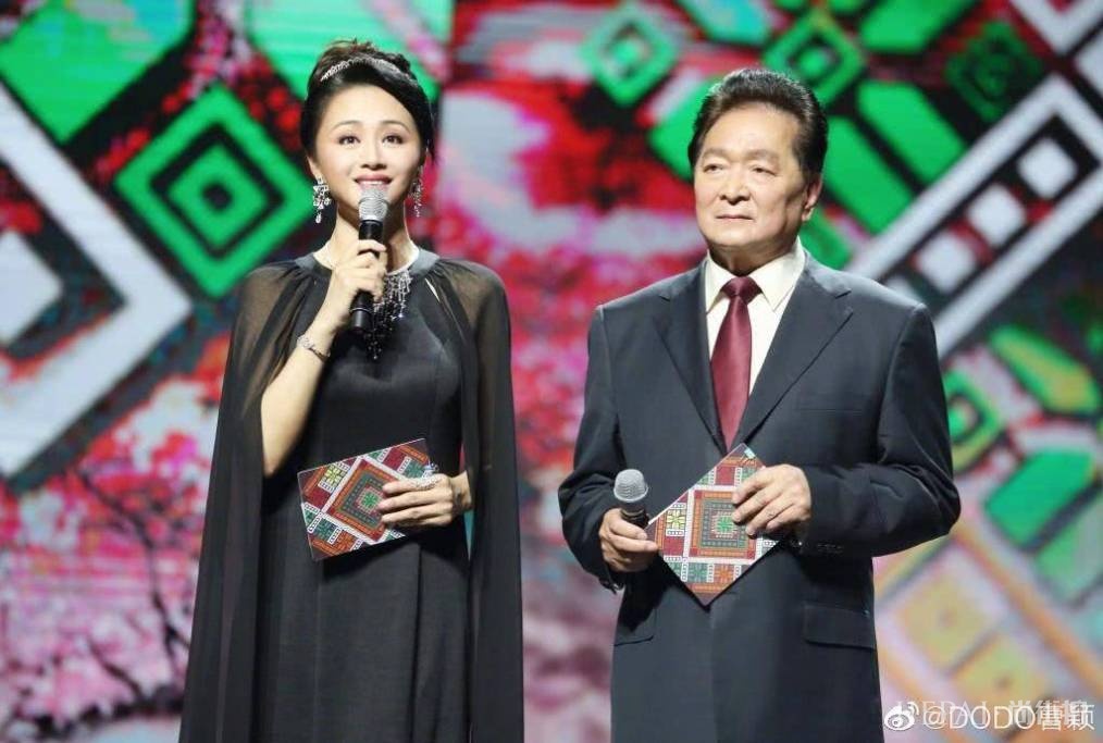 事业巅峰回归家庭，昔日芒果一姐风光不再，45岁变身“淘女郎”