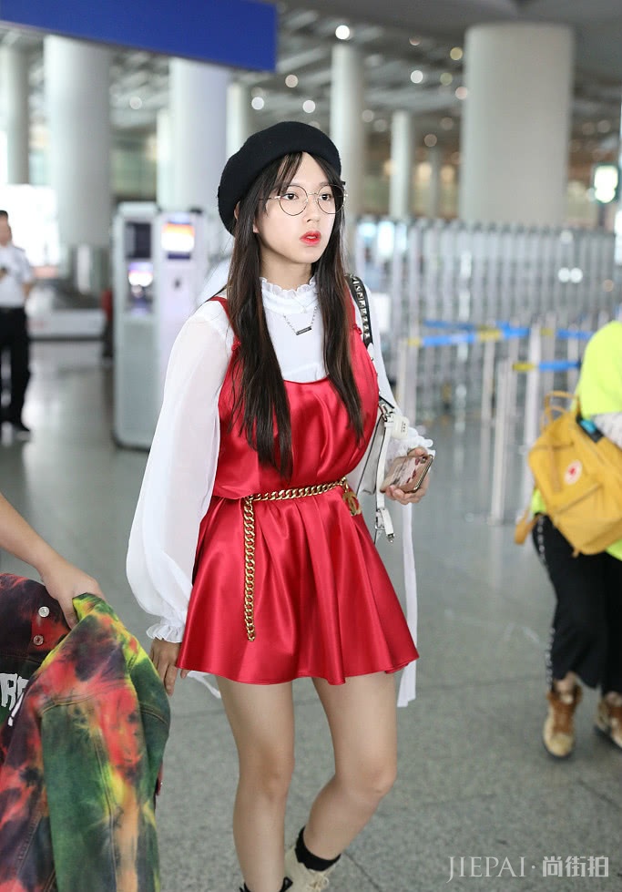 帽子便宜百搭的时尚单品,运动风出游装,还你一个清新自然的夏天