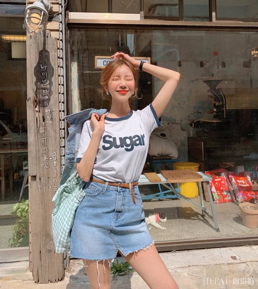 掌握这几个穿搭技巧,不穿鞋也能让你显高显瘦