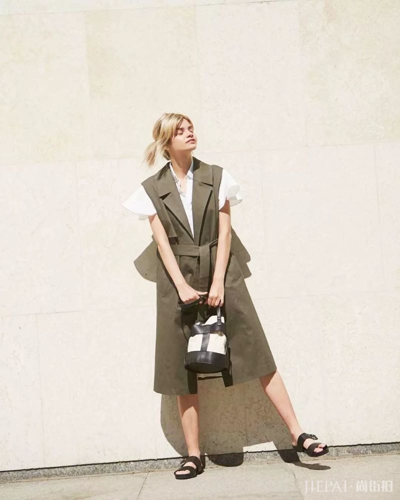 20岁的女生穿这7种颜色超显老气，穿上真像大妈