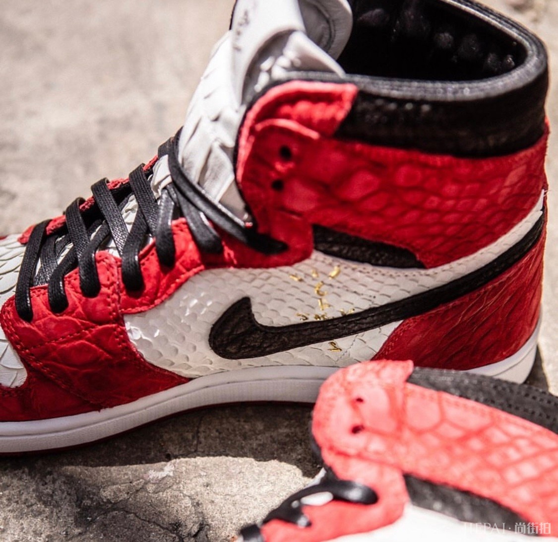 Travis Scott联乘倒钩太贵不划算？豪华版新配色考虑下？