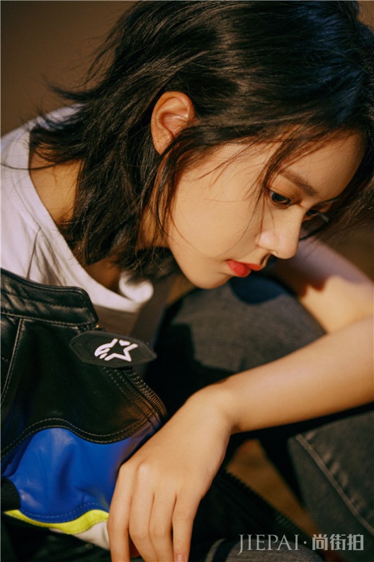 赵今麦最新写真曝光  酷飒少女不惧定义不畏突破