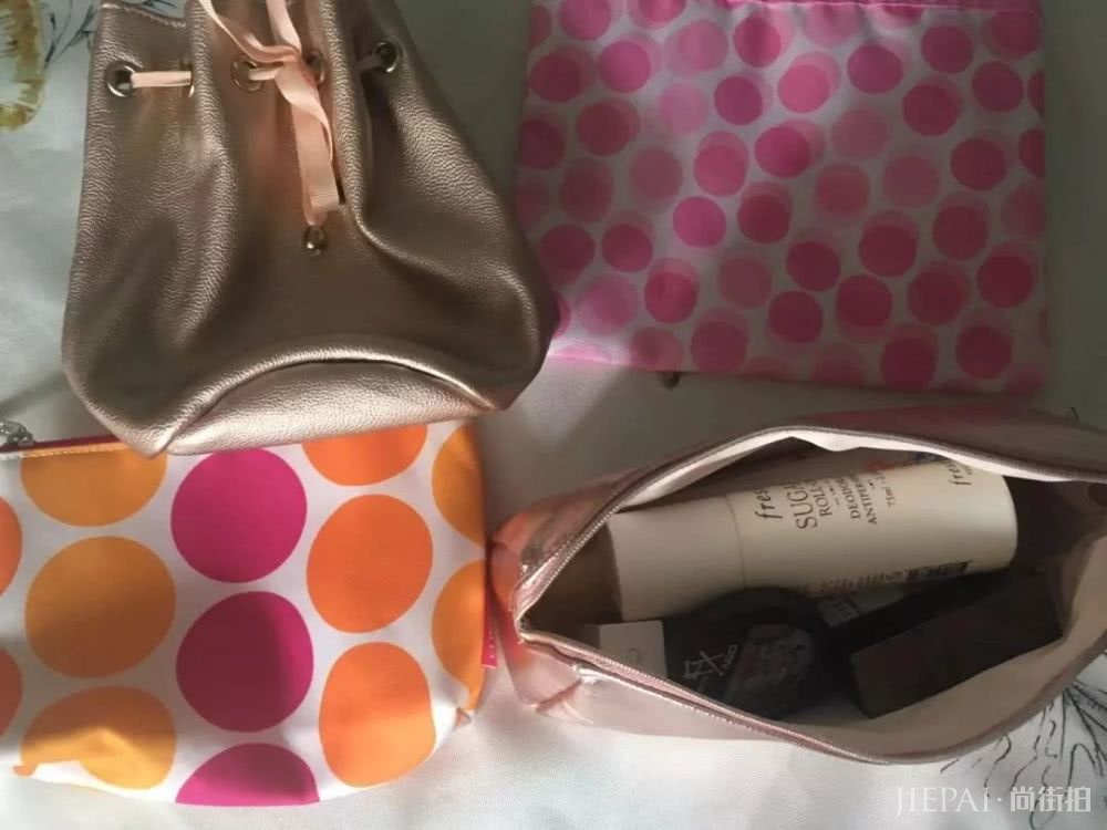 到底是什么神仙眼影盘,能让戚薇用到铁皮