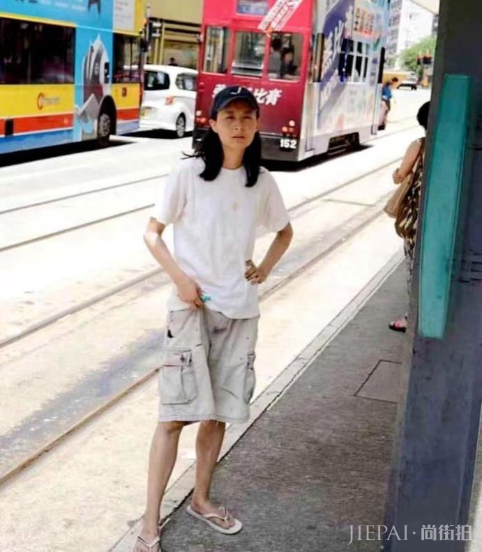 陈法拉素颜大变样,不修边幅邋遢出街,网友直呼“我以为是男人”