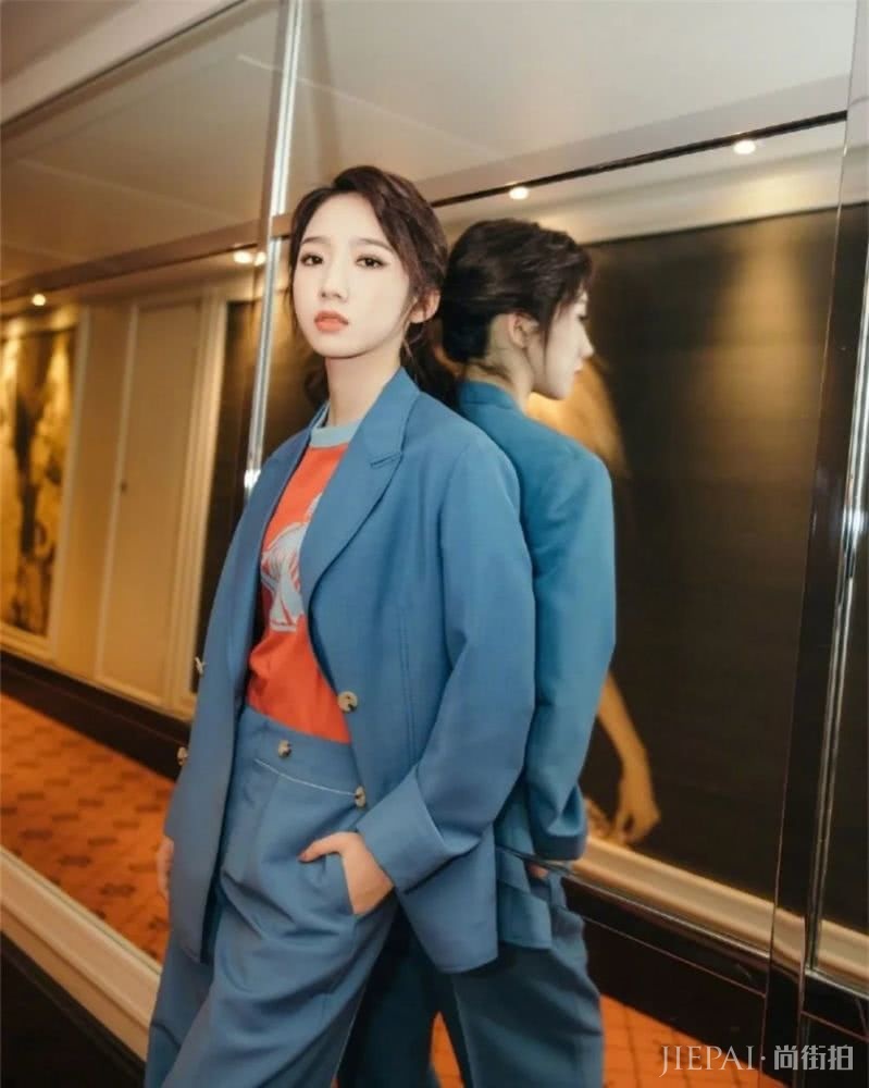 跟孟美岐这穿搭法，混搭时尚又显高级，少女魅力无比