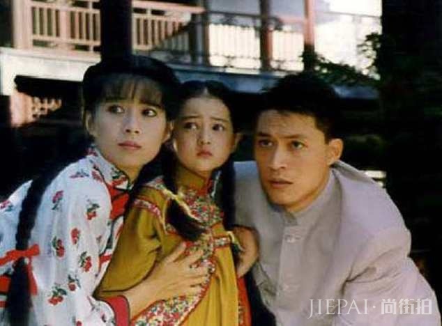 《青青河边草》只记得当年11岁的金铭,却忘了这一位琼瑶女郎!