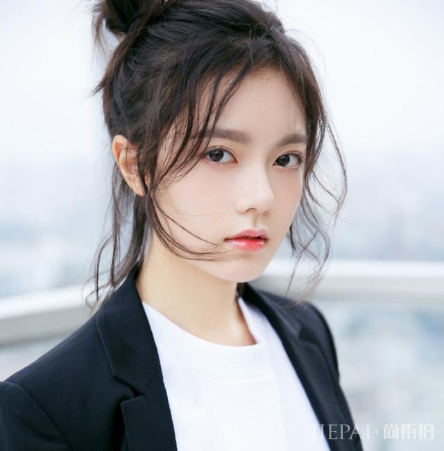 发型对颜值影响有多大?当赵露思遇上赵今麦同款刘海,网友:怕了